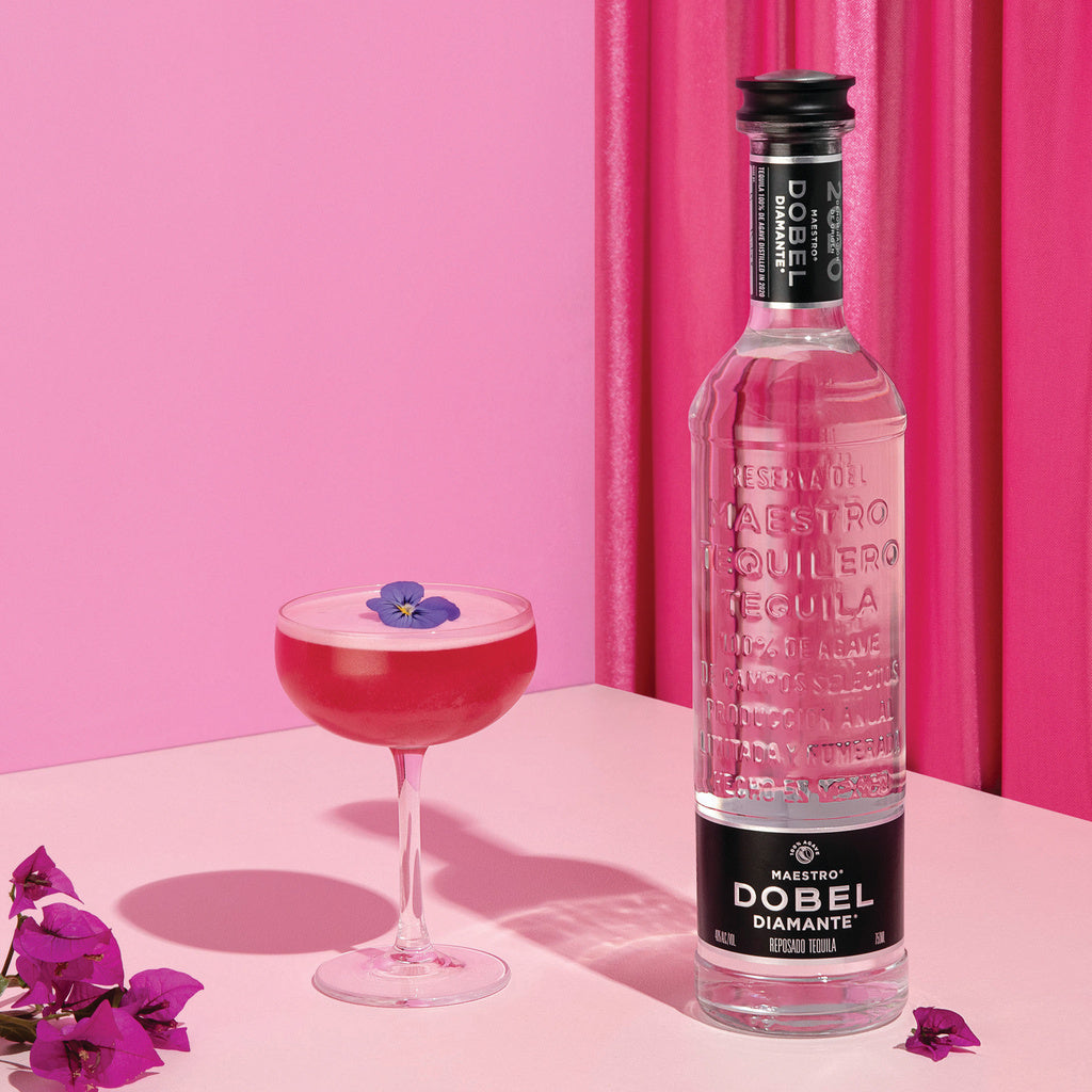 Maestro Dobel Diamante with two glasses Gift Pack 750 ml product image 2