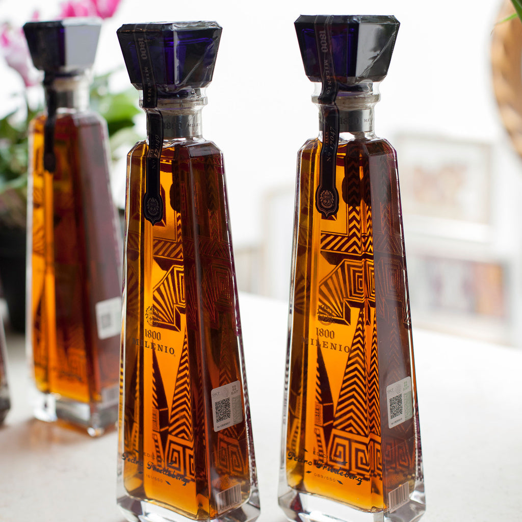 1800 Extra Añejo Milenio Limited Edition Pedro Friedeberg 750 ml product image 5