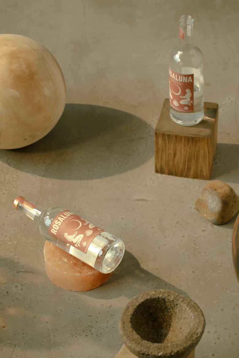 Rosaluna Mexcal Joven 750 ml product image 3