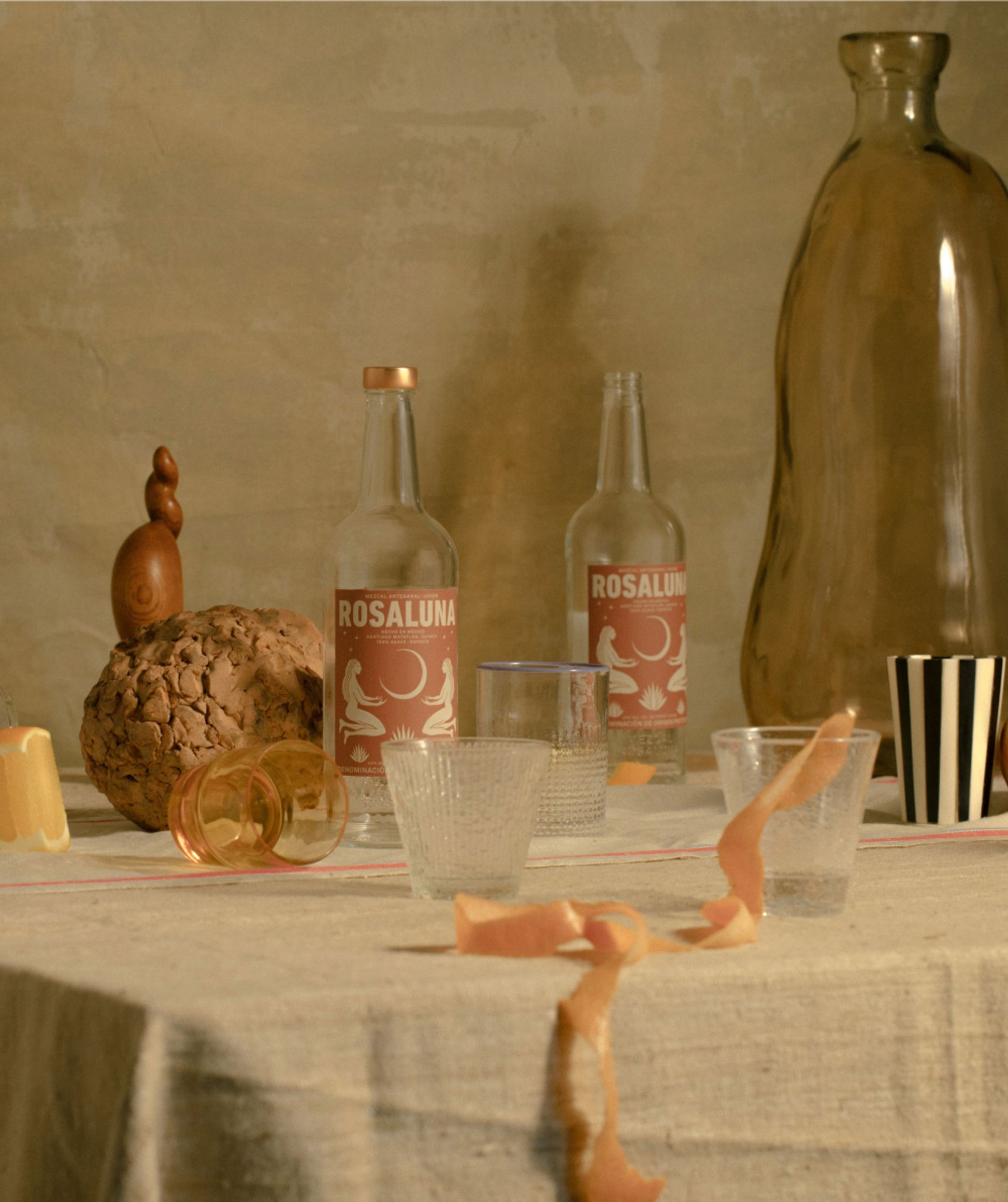 Rosaluna Mexcal Joven 750 ml product image 2