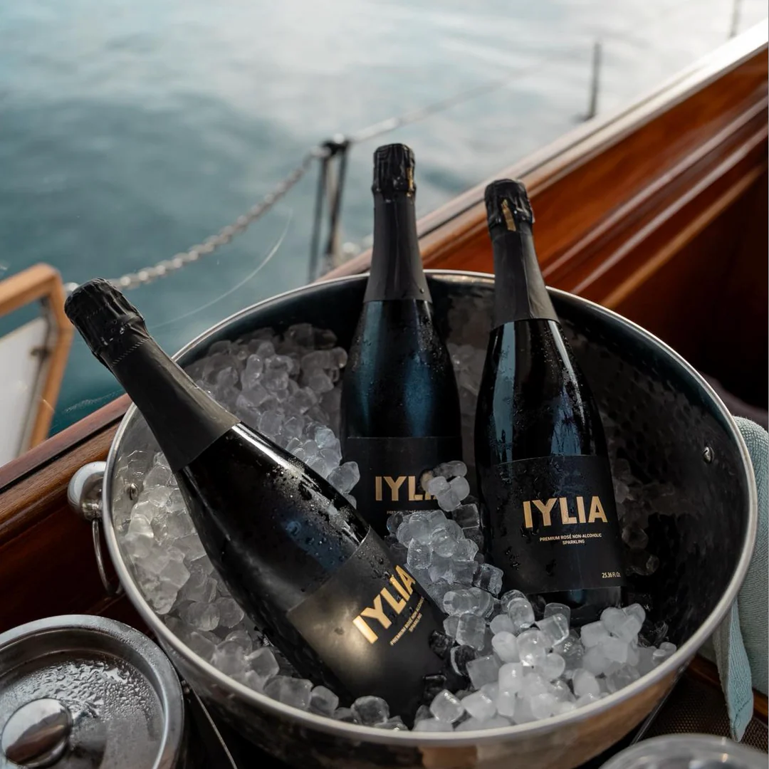 IYLIA Premium Rose Non-Alcoholic Sparkling Rose 750 ml product image 2